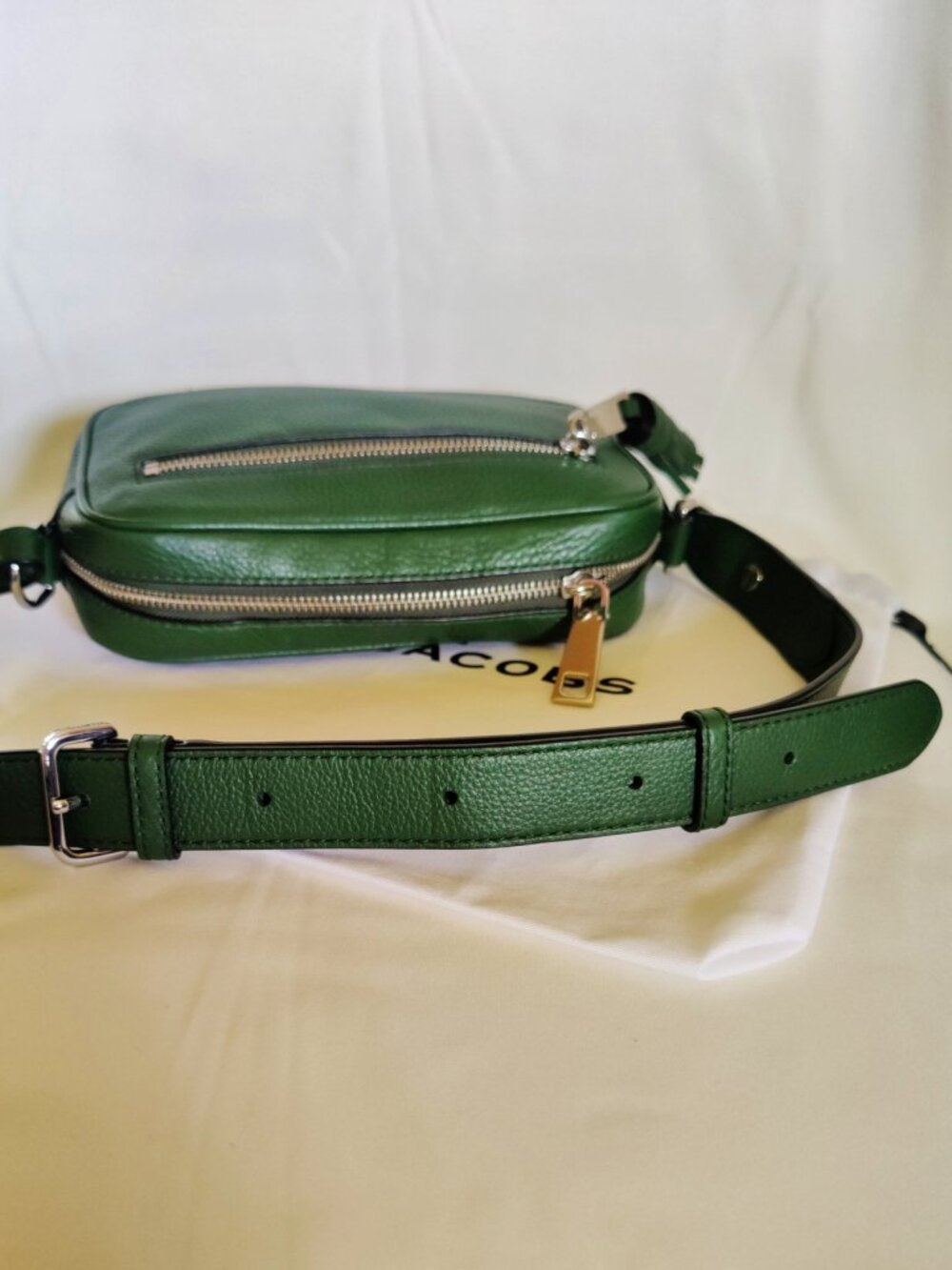 Marc Jacobs Zoom Leather Camera Crossbody Bag with Tassel in Evergreen, NWOT - Picture 13 of 13